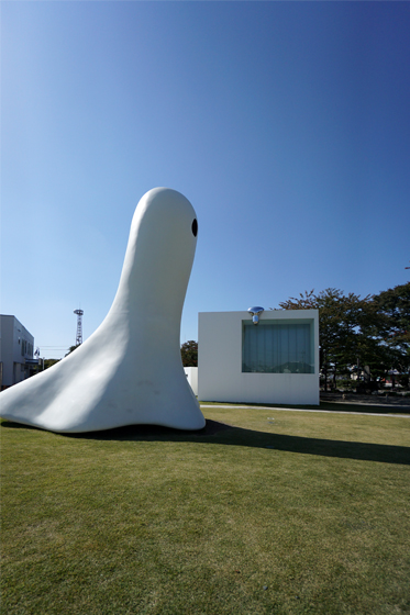 十和田市現代美術館2