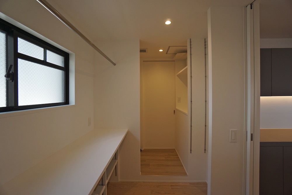 建築家,大阪,神戸,高級注文住宅,設計事務所,リゾート,間接照明,リビング,パントリー