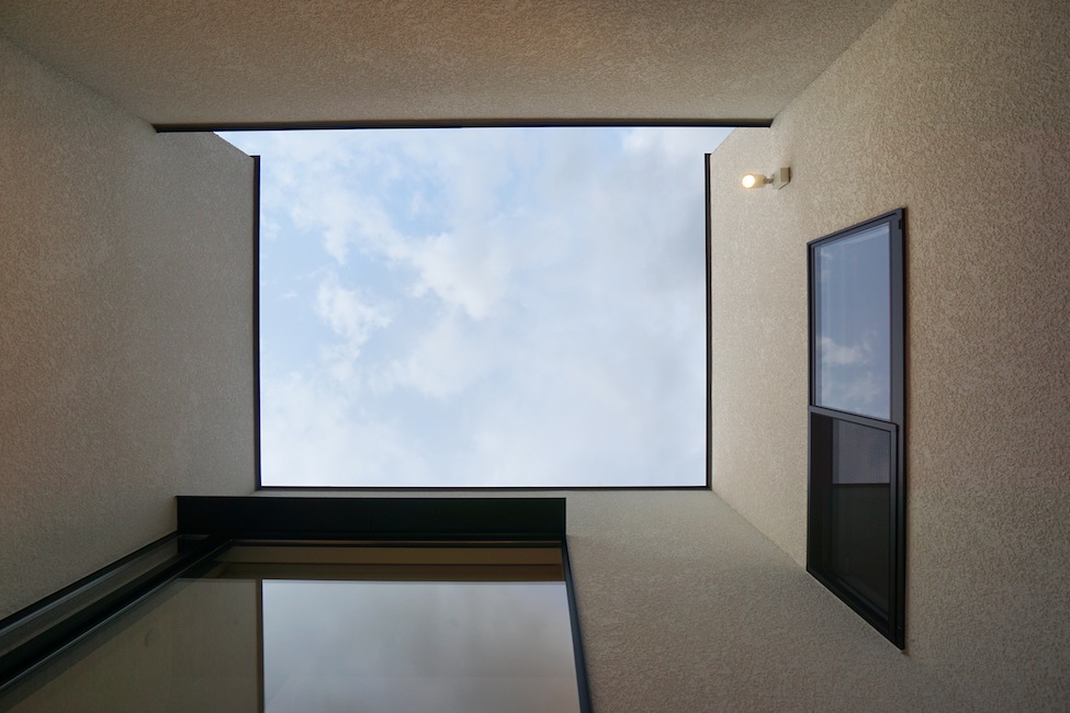建築家,大阪,高級注文住宅設計,北摂,豊中,ファサード,外観デザイン,中庭,空の見える家